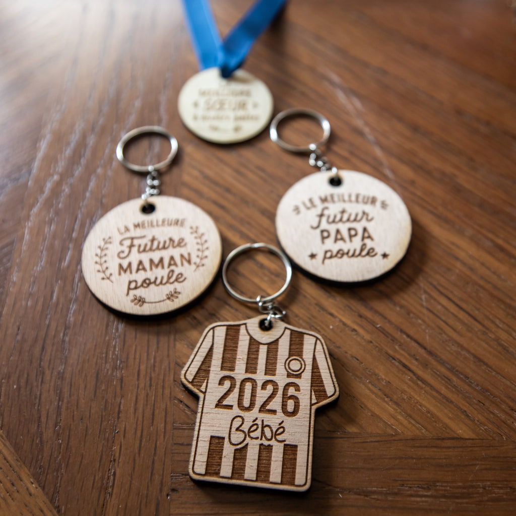 Porte-clés annonce grossesse en bois personnalisé